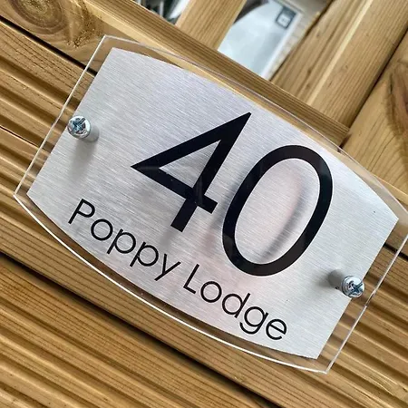 Poppy 2 Bed, Wifi, Pets Welcome Plot 40 No Commercial Lettings High Hesket